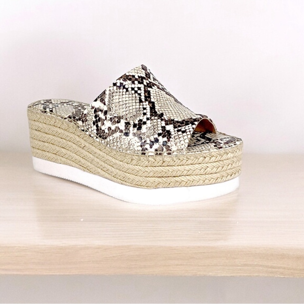 CHARLES BY CHARLES DAVID Womens Beige Snake Print 2" Platform‎ Slide size 9.5